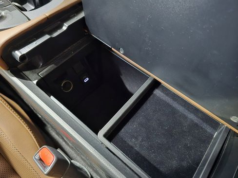 Used 2025 Toyota Crown Signia XLE image 25