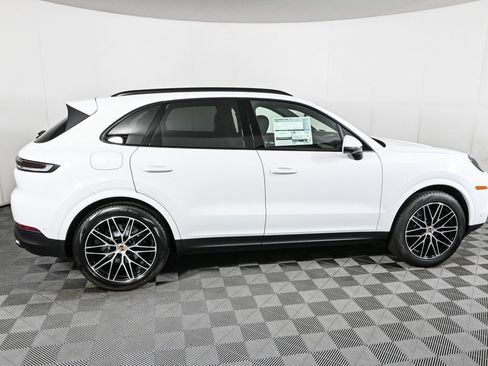 New 2025 Porsche Cayenne image 32