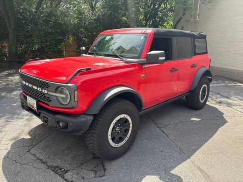 Used 2023 Ford Bronco Badlands w/ Sasquatch Package AWD/4WD image 7