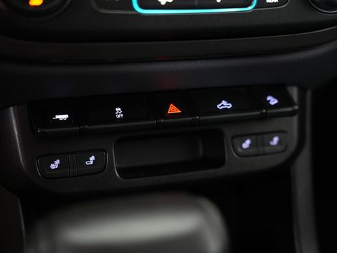 Used 2015 Chevrolet Colorado Z71 w/ LPO, Gearon Divider Package image 22