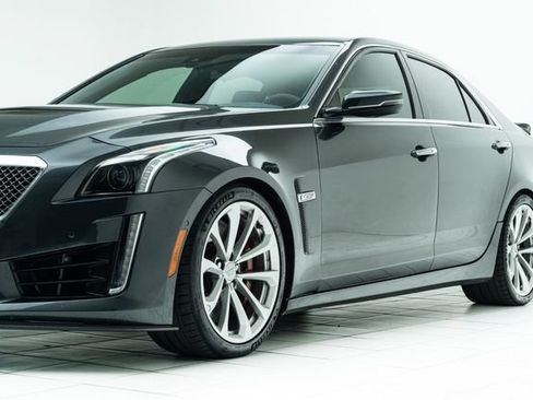 Used 2018 Cadillac CTS V w/ Carbon Fiber Package RWD image 9