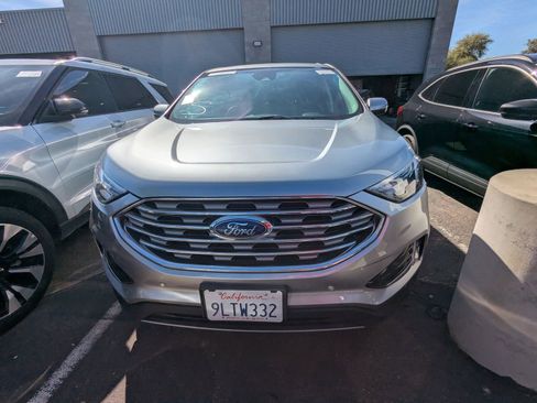 Used 2024 Ford Edge Titanium image 2