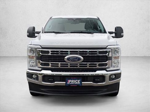 Used 2025 Ford F250 XLT image 3