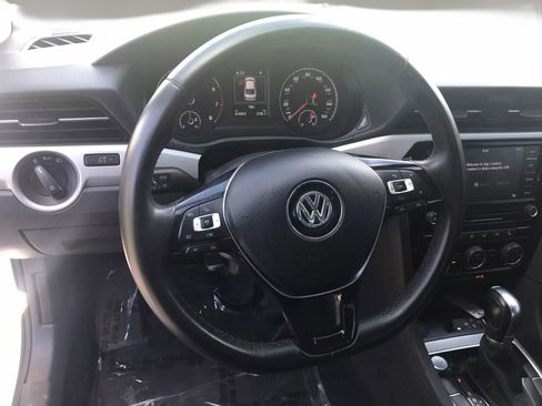 Used 2020 Volkswagen Passat 2.0T SE FWD image 16