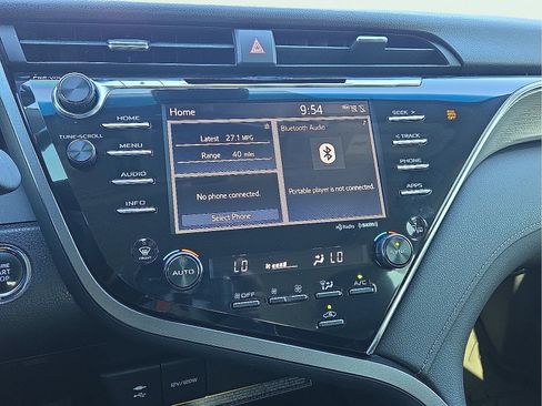 Used 2018 Toyota Camry SE w/ Audio Package FWD image 16
