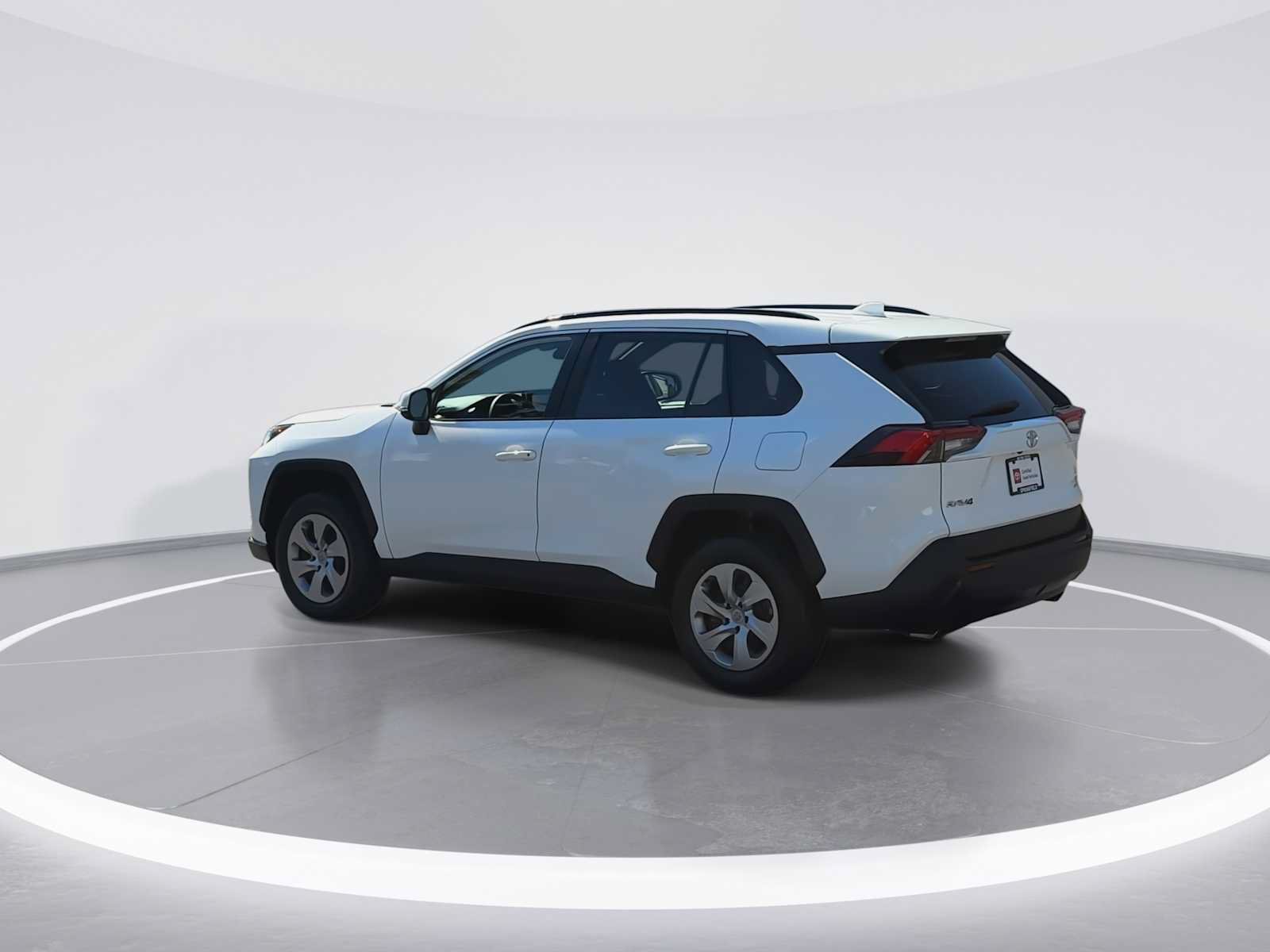 Certified 2021 Toyota RAV4 LE AWD/4WD image 6