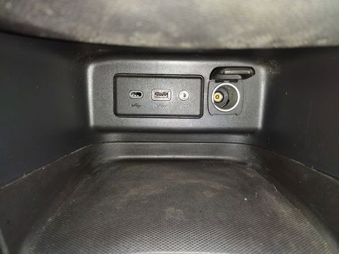 Used 2021 Chevrolet Equinox LT image 25