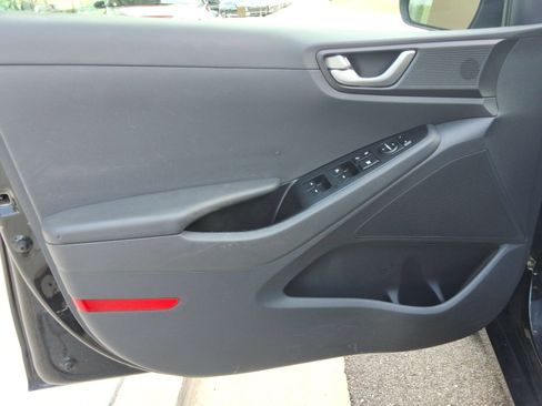 Used 2019 Hyundai Ioniq Blue FWD image 22