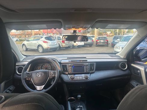 Used 2013 Toyota RAV4 XLE image 19