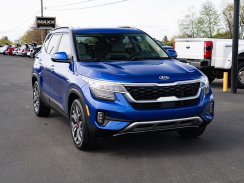 Used 2021 Kia Seltos SX w/ SX Sunroof Package AWD/4WD image 2