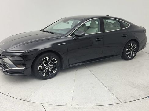 Used 2025 Hyundai Sonata SEL FWD image 3