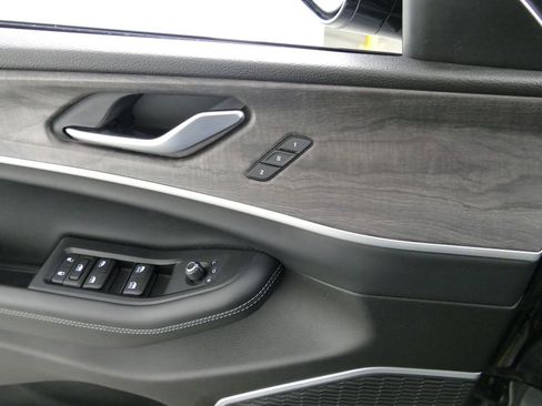 Used 2022 Jeep Grand Cherokee Limited image 25