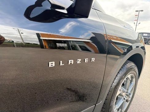 Used 2025 Chevrolet Blazer LT FWD image 44