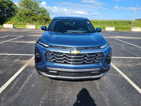 New 2027 Chevrolet Equinox LT FWD image 2