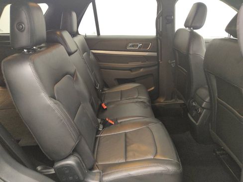 Used 2018 Ford Explorer XLT w/ Equipment Group 202A image 19