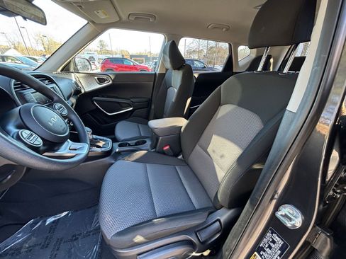 Used 2025 Kia Soul LX w/ LX Technology Package image 36