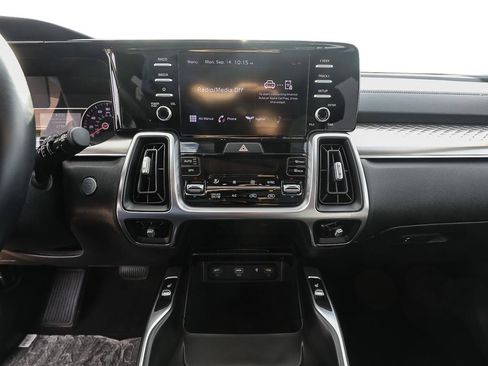 Used 2021 Kia Sorento EX FWD image 17