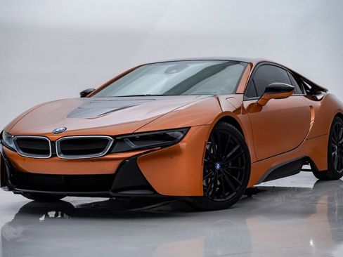 Used 2019 BMW i8 Base image 1