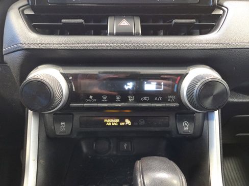 Used 2022 Toyota RAV4 LE image 26