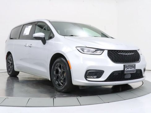Used 2023 Chrysler Pacifica Touring-L w/ S Appearance Package FWD image 7