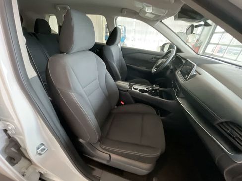 Used 2024 Nissan Rogue S AWD/4WD image 23