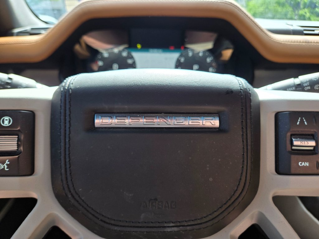 Used 2024 Land Rover Defender 110 X-Dynamic SE AWD/4WD image 24