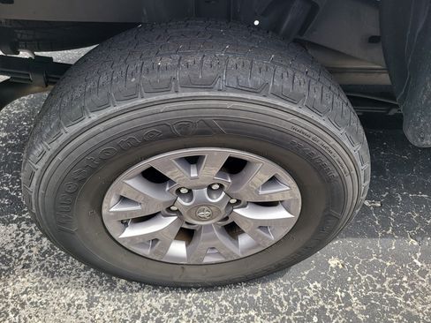 Used 2019 Toyota Tacoma SR5 RWD image 8