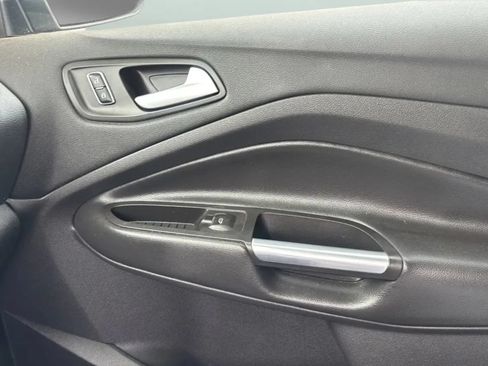 Used 2014 Ford Escape SE w/ Equipment Group 201A FWD image 19