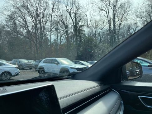 Used 2025 Jeep Compass Limited image 36