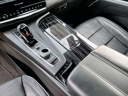 Used 2023 Cadillac Escalade Sport w/ LPO, ONYX Package image 18