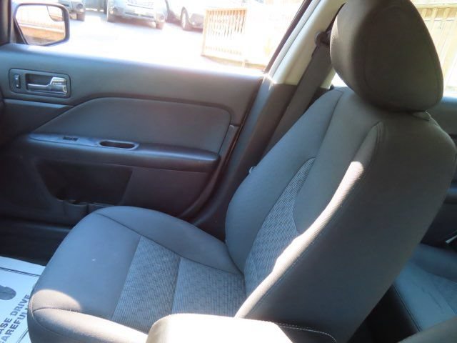 Used 2011 Ford Fusion SE FWD image 19