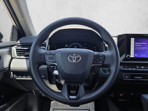 Used 2025 Toyota Camry LE image 16