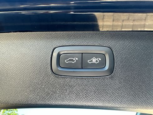 Used 2023 Volvo XC90 B5 Core w/ Climate Package AWD/4WD image 34