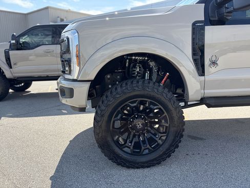 New 2026 Ford F250 Lariat w/ Black Appearance Package AWD/4WD image 9