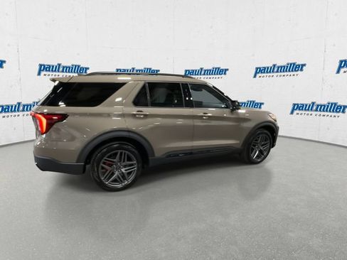 Used 2026 Ford Explorer ST-Line w/ ST-Line Street Pack AWD/4WD image 12