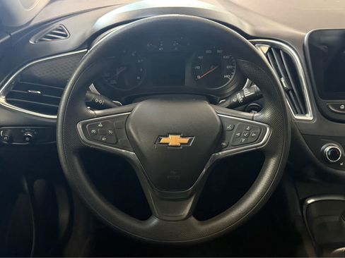 Used 2020 Chevrolet Malibu LT FWD image 17
