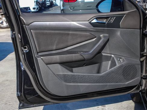 Used 2023 Volkswagen Jetta SE FWD image 22