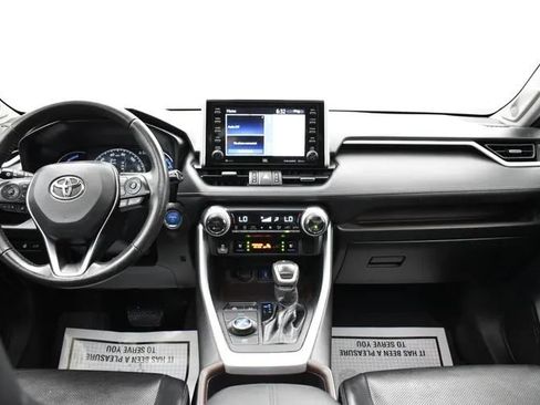 Used 2021 Toyota RAV4 Limited w/ Limited Grade Weather Package AWD/4WD image 19