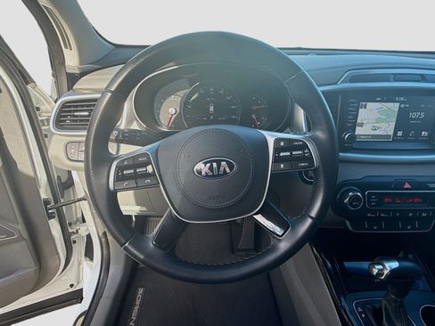 Used 2019 Kia Sorento SX image 8