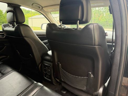 Used 2012 Jeep Grand Cherokee Laredo AWD/4WD image 31