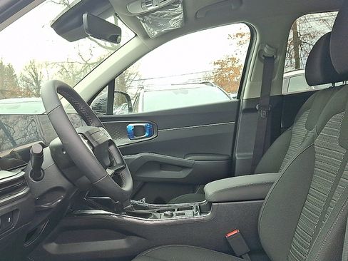 New 2026 Kia Sorento LX FWD image 10