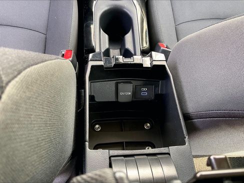 Used 2022 Toyota Corolla LE FWD image 38