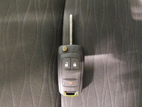 Used 2015 Buick Encore Convenience AWD/4WD image 32