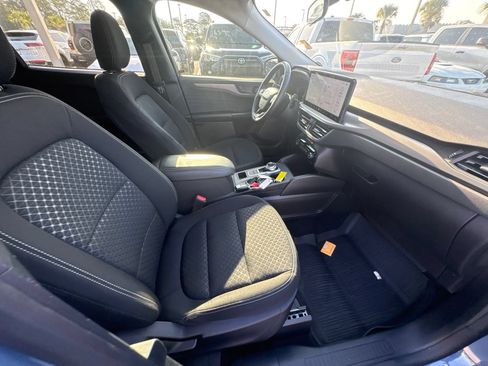 Used 2024 Ford Escape Active w/ Tech Pack #1 AWD/4WD image 37