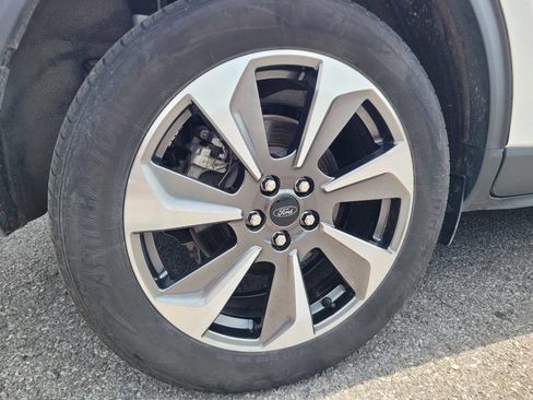 Used 2023 Ford Escape Platinum image 10