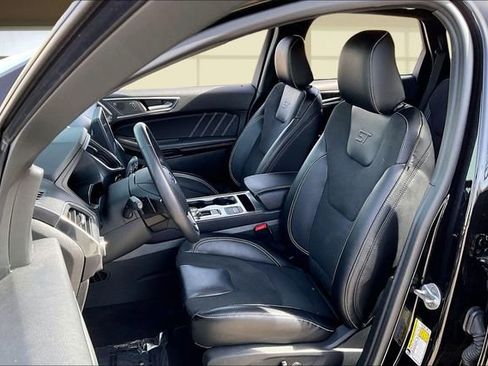 Used 2023 Ford Edge ST image 25