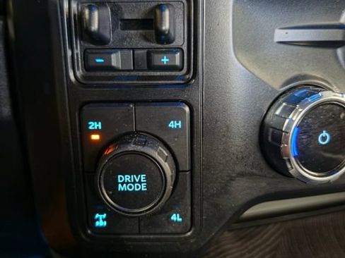 Used 2024 Ford F350 Platinum w/ FX4 Off-Road Package AWD/4WD image 33