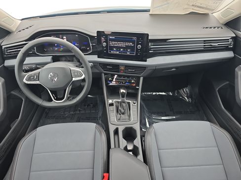 New 2026 Volkswagen Jetta SE image 9