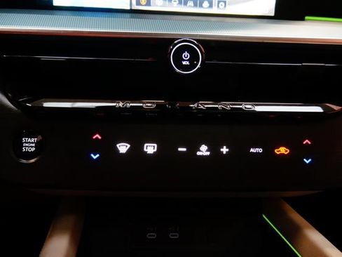 Certified 2025 Nissan Murano SL AWD/4WD image 18