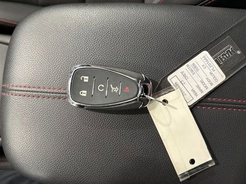 Used 2023 Chevrolet Equinox RS w/ LPO, Cargo Package image 33